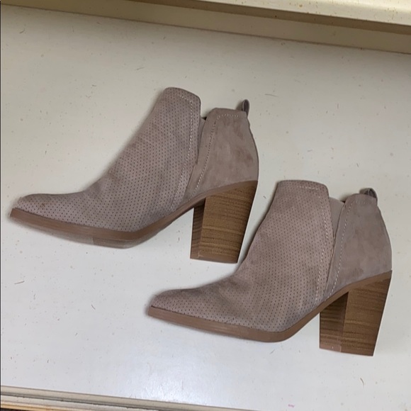 Women’s taupe brown heeled bootie size 9.5 - Picture 3 of 6